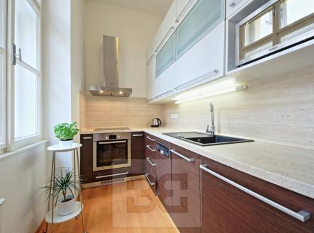 Pronájem bytu, 1+kk, 31 m² obrázek