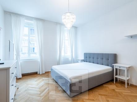 Pronájem bytu, 1+kk, 30 m²
