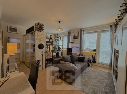 Pronájem bytu, 1+kk, 33 m² obrázek
