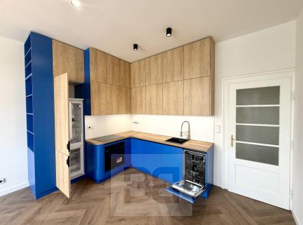 Pronájem bytu, 3+kk, 95 m²