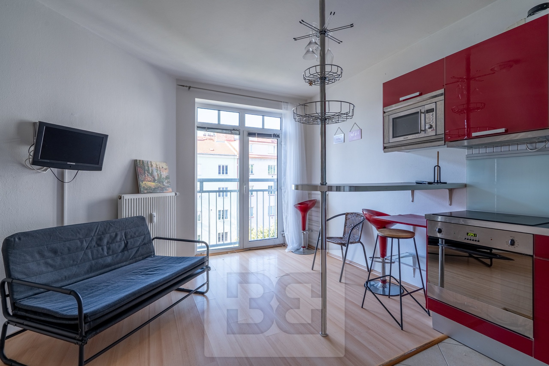 Pronájem bytu 1+kk 30 m², Praha - Vršovice