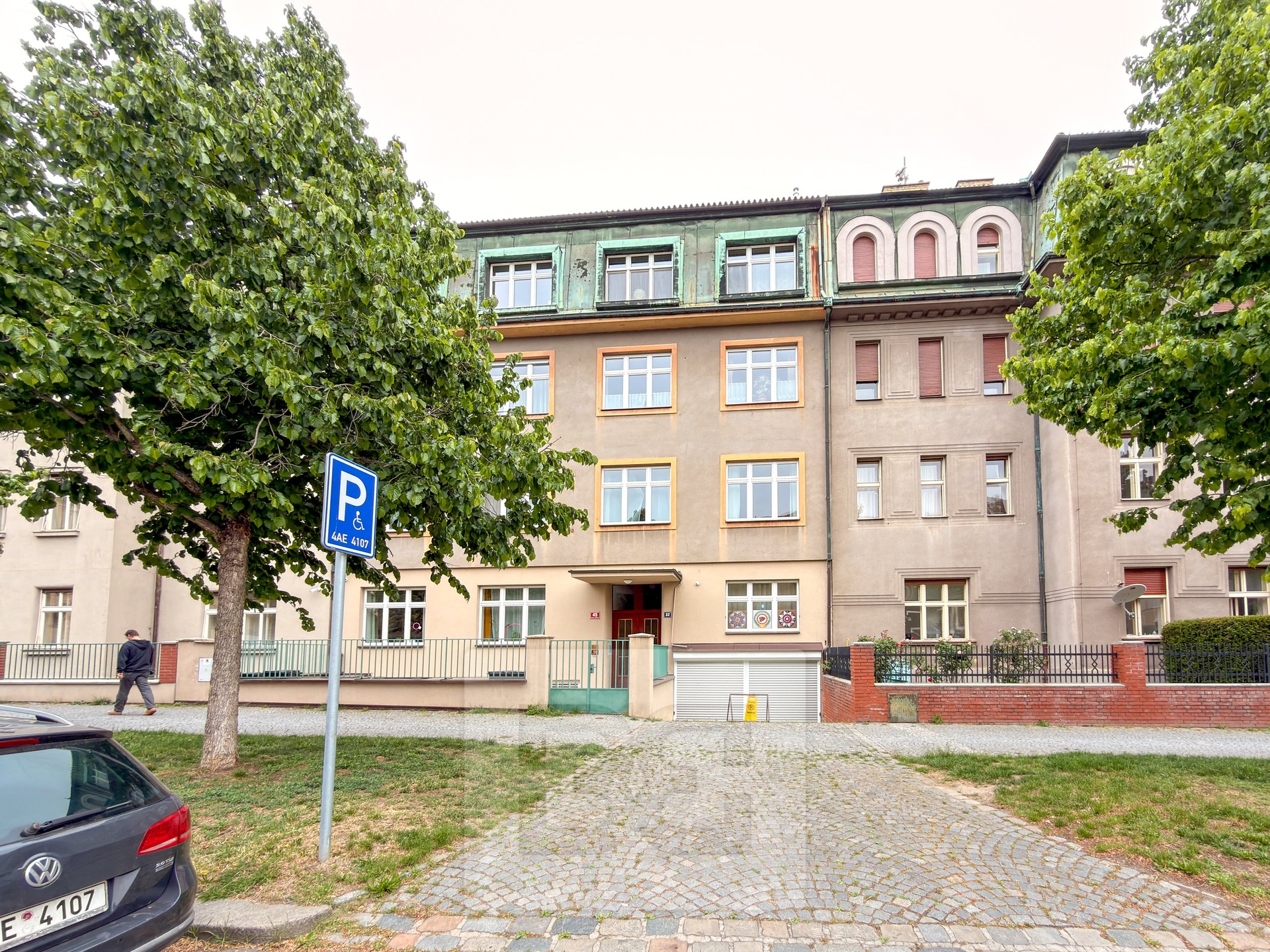 Pronájem bytu 2+1 79 m², Praha - Hradčany