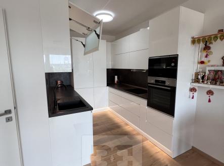 Pronájem bytu, 3+kk, 79 m²