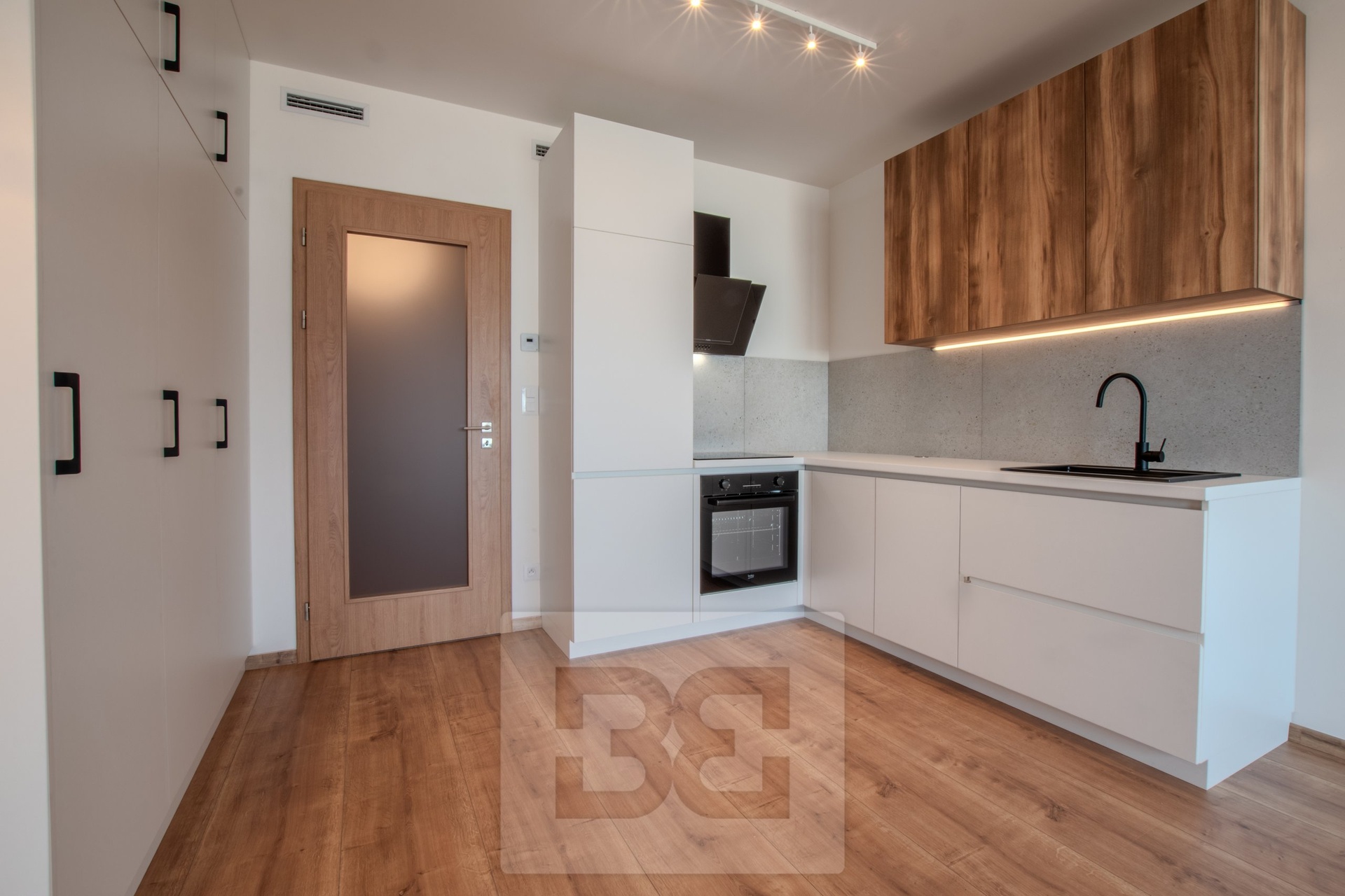 Pronájem bytu v novostavbě 1+kk, 36 m² - Praha - Vysočany