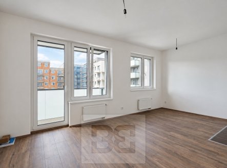 Pronájem bytu 1+kk 32 m², Praha - Hostivař