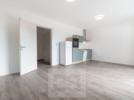 Pronájem bytu, 1+kk, 37 m²