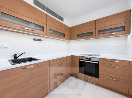 Pronájem bytu, 3+1, 77 m²