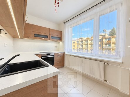 Pronájem bytu, 3+1, 77 m²