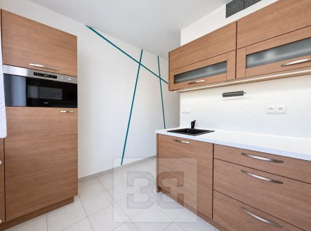Pronájem bytu, 3+1, 77 m²