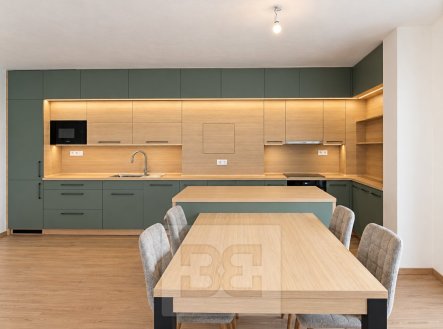 Pronájem bytu, 4+kk, 148 m²