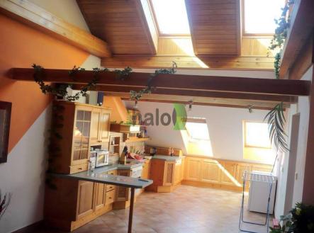 Pronájem bytu, 2+kk, 80 m²