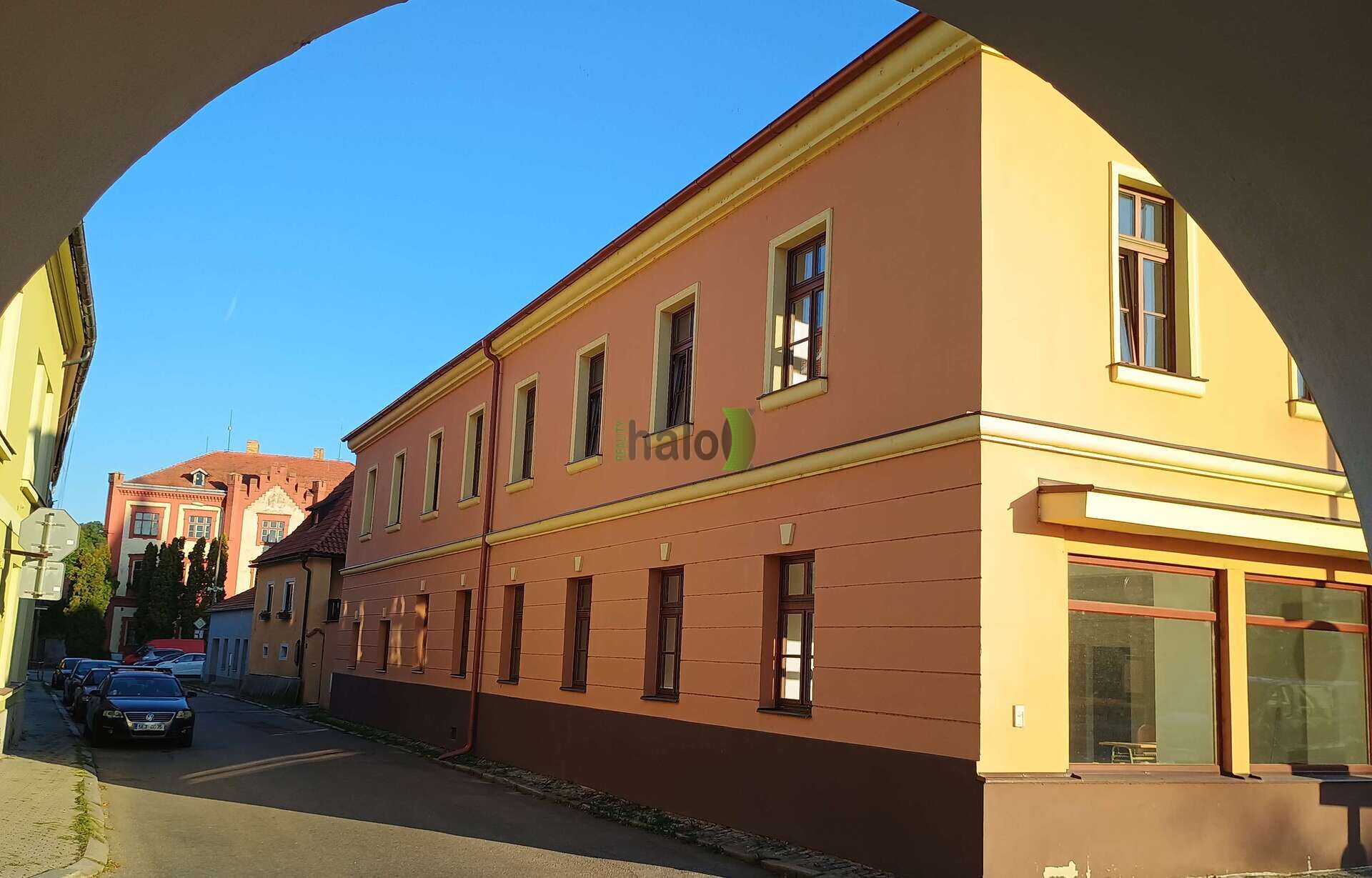 Pronájem obchodní nebytové prostory Netolice, Mírové náměstí