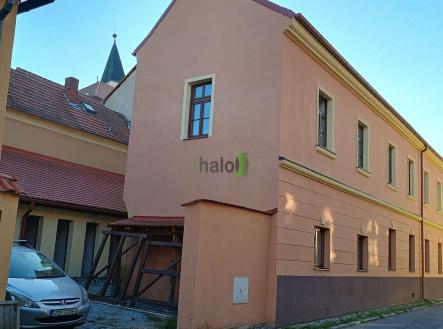 Pronájem - obchodní prostor, 200 m²
