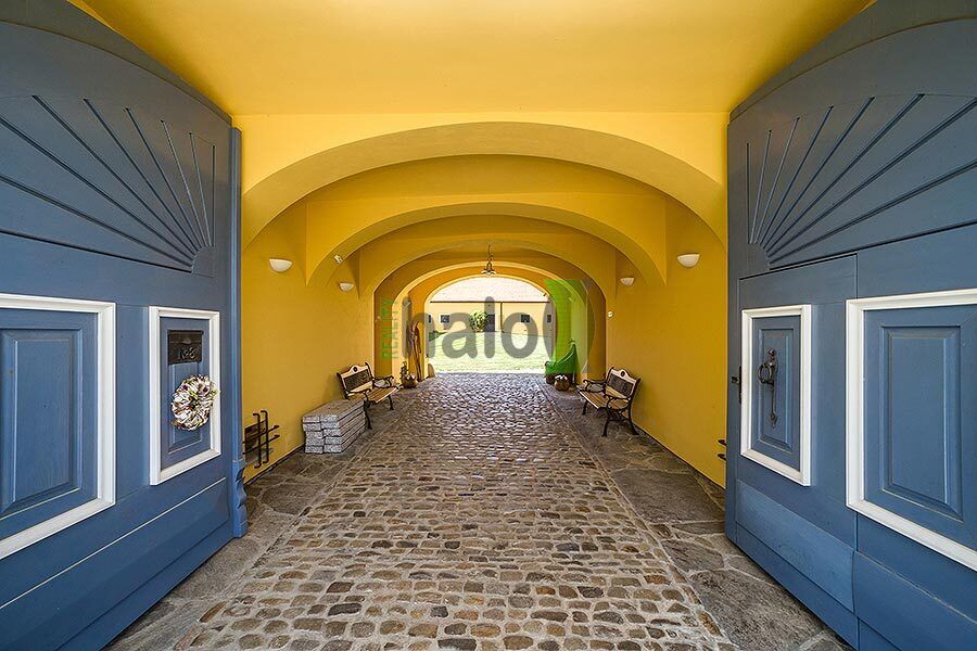 Komerční objekt Český Krumlov, 5 km stranou od centra města