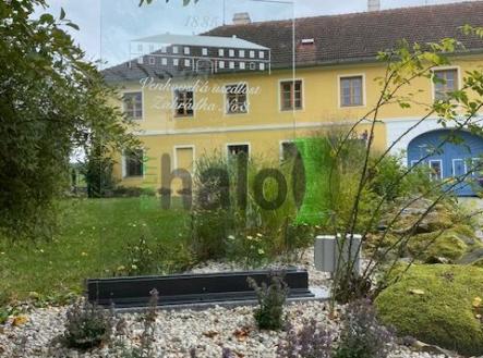 Prodej nájemního domu, 2 200 m²