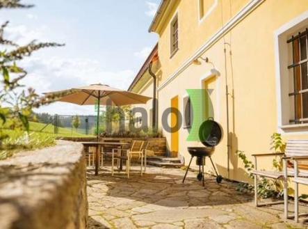 Prodej nájemního domu, 2 200 m²