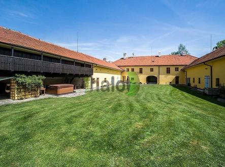 Prodej chaty/rekreačního objektu, 2 160 m²