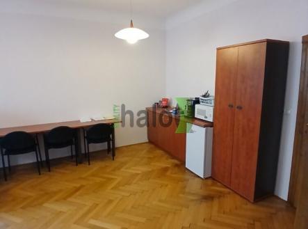 Pronájem kanceláře, 56 m²