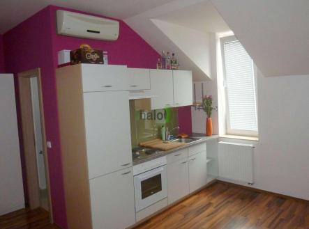 Pronájem bytu, 1+kk, 36 m² obrázek