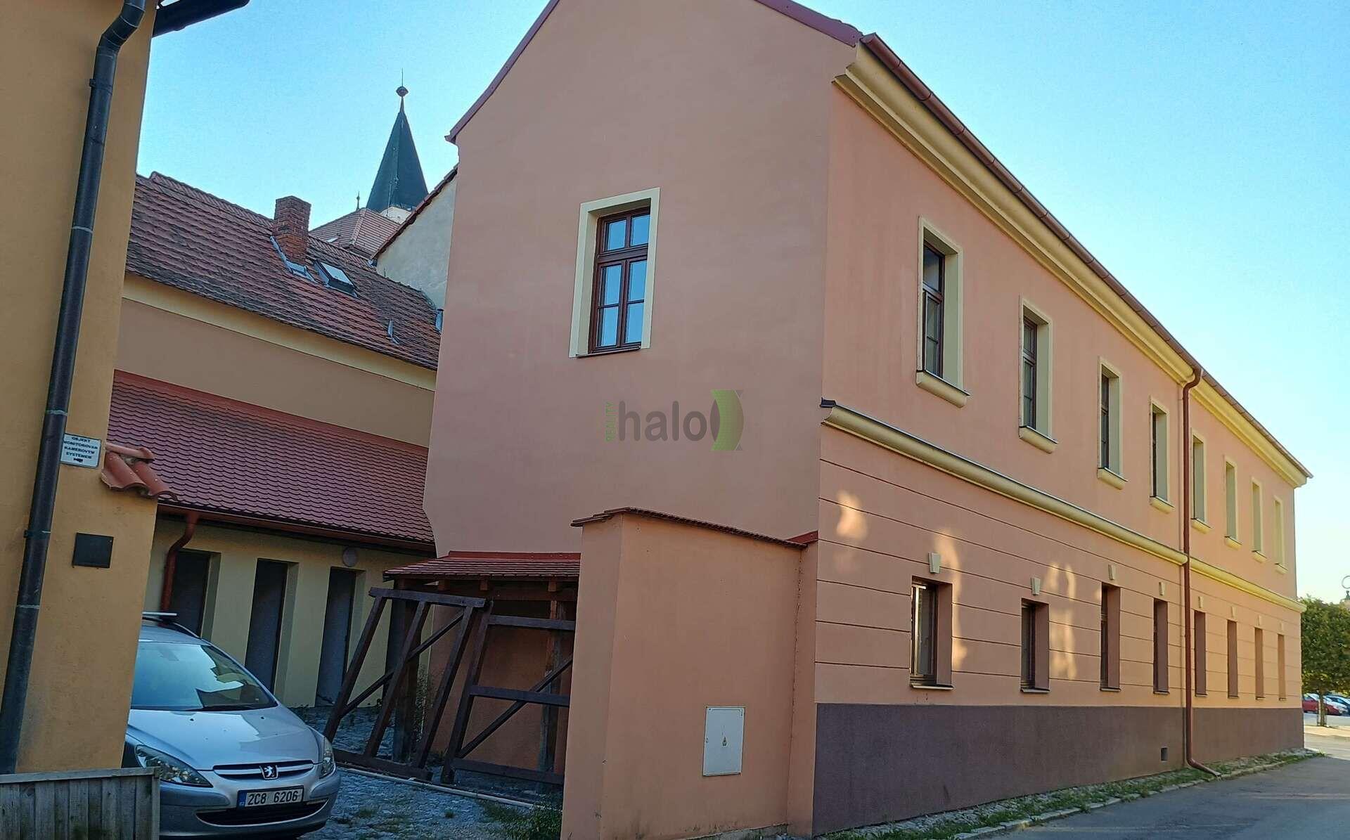 Pronájem 3+kk Netolice, Mírové náměstí