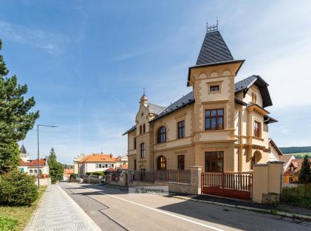 Prodej - dům/vila, 244 m²