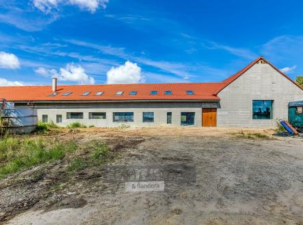 Pronájem - komerční objekt, sklad, 834 m²