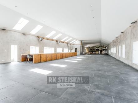 Pronájem - komerční objekt, sklad, 834 m²