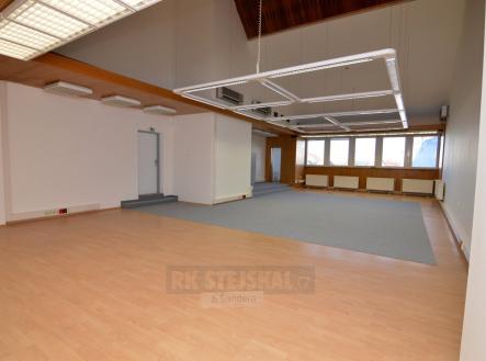 Pronájem kanceláře, 143 m²