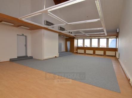 Pronájem kanceláře, 143 m²
