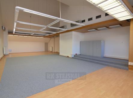 Pronájem kanceláře, 143 m²