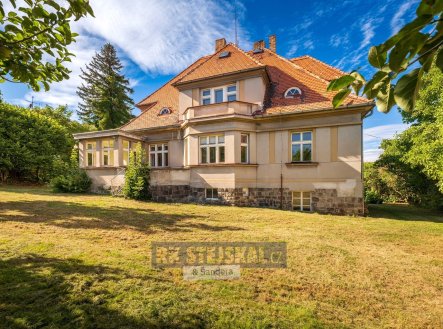Prodej velice atraktivní, částečně rekonstruované a modernizované, prvorepublikové vily s…