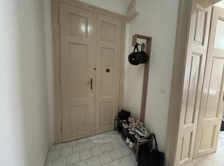 Pronájem bytu, 1+1, 44 m²