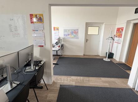 Pronájem kanceláře, 71 m²