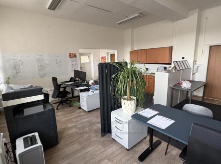 Pronájem kanceláře, 71 m²