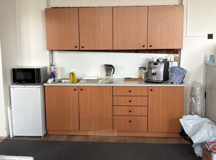 Pronájem kanceláře, 71 m²