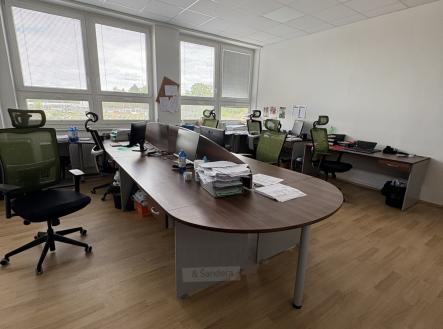 Pronájem kanceláře, 70 m²