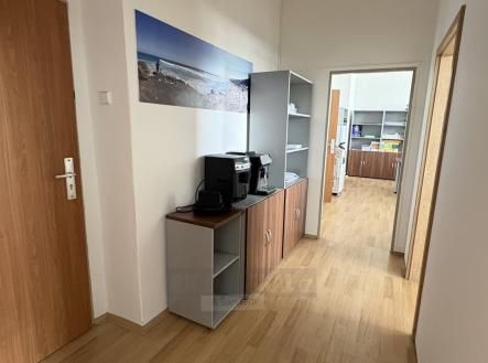 Pronájem kanceláře, 70 m²