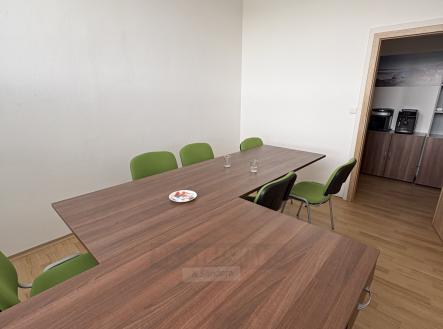 Pronájem kanceláře, 70 m²