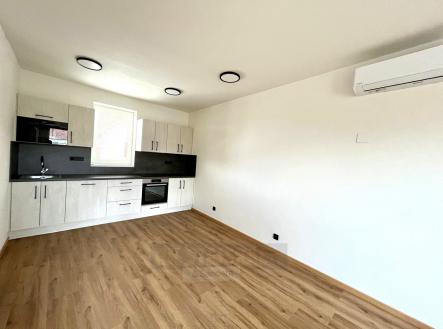 Pronájem bytu, 2+kk, 42 m²