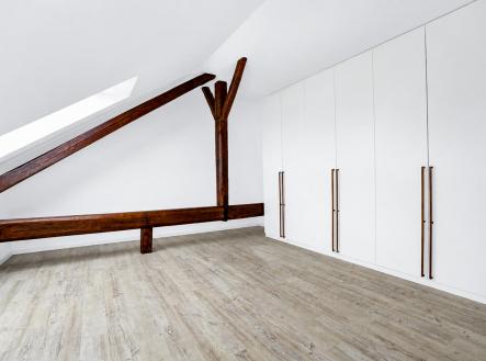 Pronájem bytu, 4+kk, 118 m²