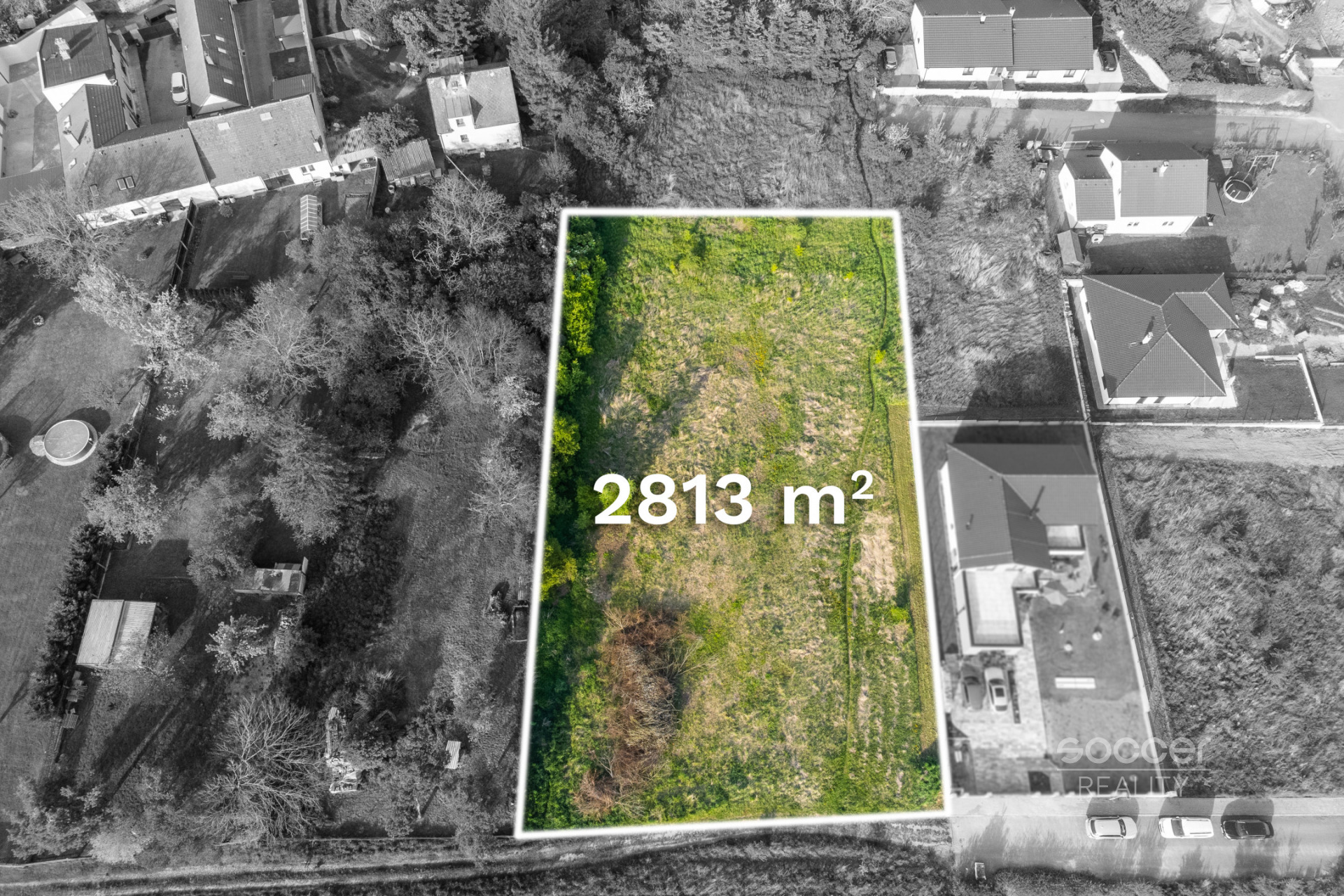 Prodej stavebního pozemku 2813 m2 v obci Dobříč u Prahy, okres Praha - Západ.