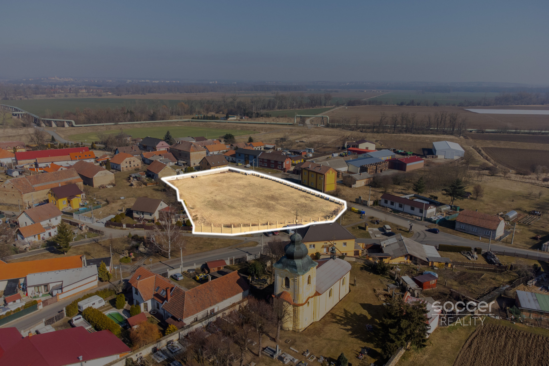 Prodej pozemků o celkové výměře 4625 m2, Zálezlice.