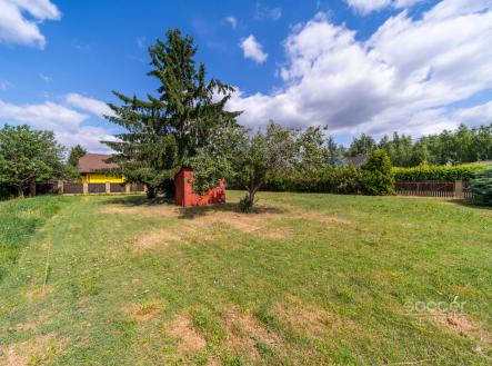 Prodej pozemku pro bydlení, 1 300 m²