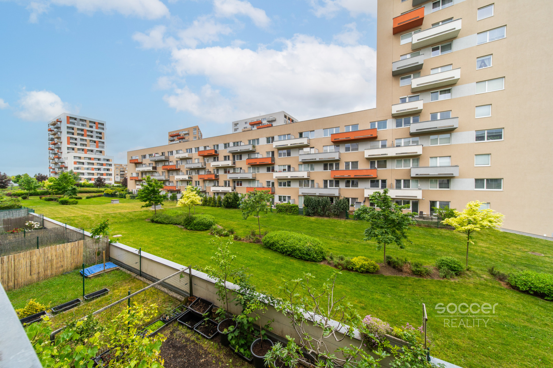 Prodej hezkého bytu 1+kk/B/S, 26m2, Praha 10 - Horní Měcholupy, Hornoměcholupská