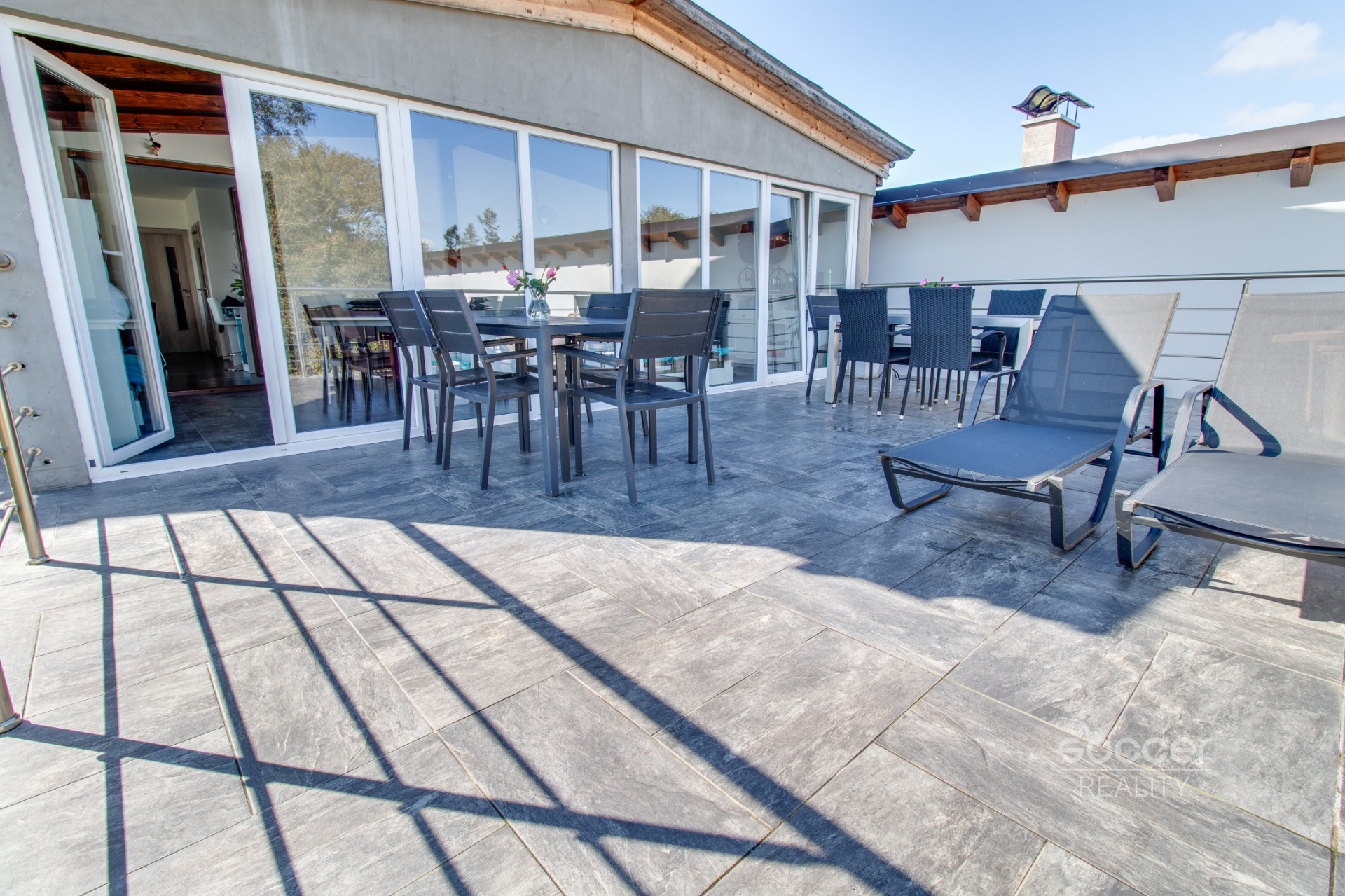 Pronájem luxusního bytu 2+kk s terasou (83,8 m²), Vojkovice, okres Mělník