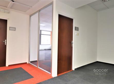 Pronájem kanceláře, 66 m²
