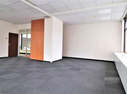 Pronájem kanceláře, 66 m²
