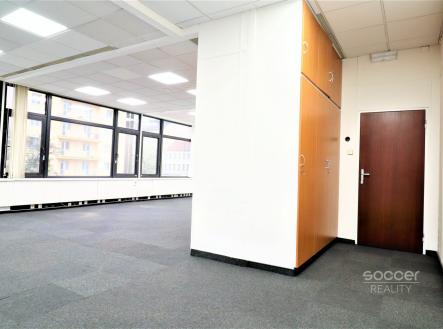 Pronájem kanceláře, 66 m²