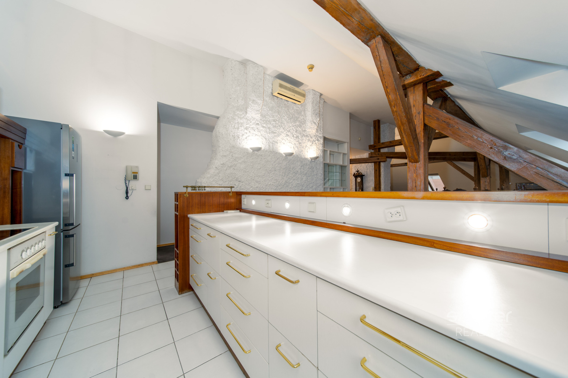 Pronájem bytu 3+kk, 90 m2, Praha 7 - Holešovice, ul. Dukelských hrdinů.