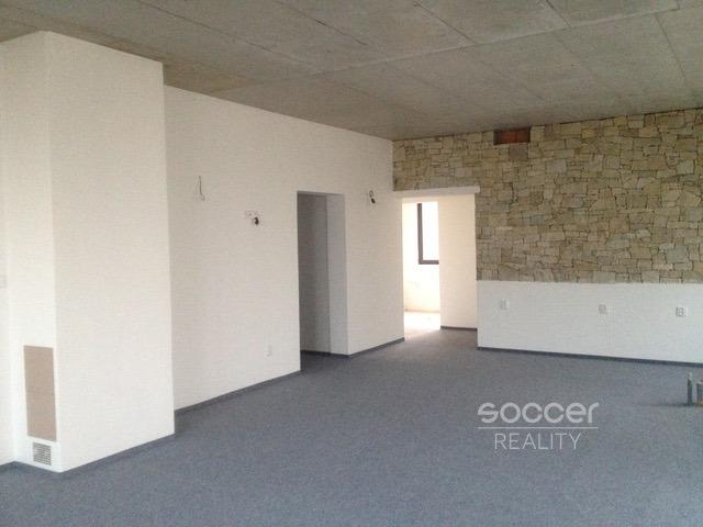 K pronájmu kanceláře 90 m² – Praha, Mezihoří, Horní Počernice